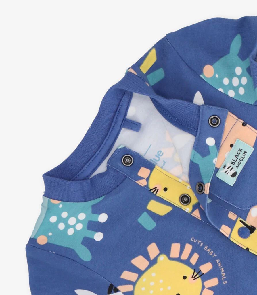 Enterito recién nacido con animales - Image 3